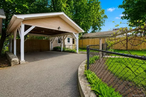 Exterior - 653 Highland Ave, Peekskill, NY 10566 photo 6 of 7