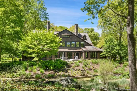 401 Pea Pond Rd, Katonah, NY 10536