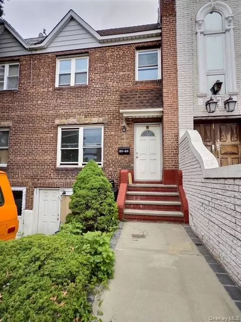 2046 26th St, Astoria, NY 11105