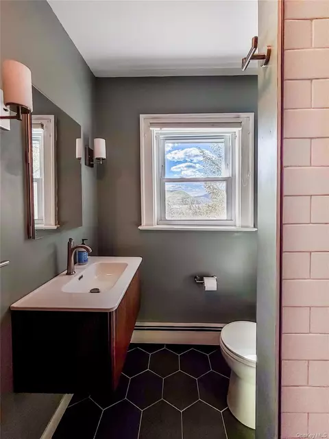 Bath - 350 Smith St, Peekskill, NY 10566 photo 2 of 4