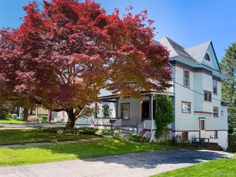 350 Smith St, Peekskill, NY 10566