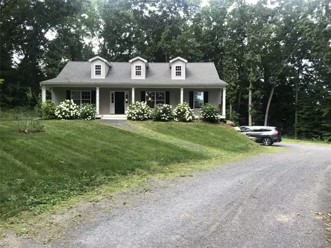 636 Gardnertown Rd, Newburgh, NY 12550