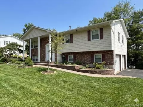20 Skyline Dr, Thiells, NY 10984