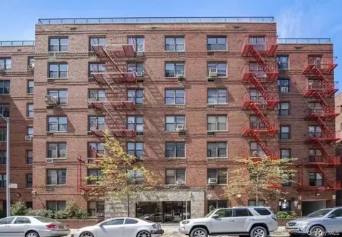13317 Sanford Ave #2J, Flushing, NY 11355