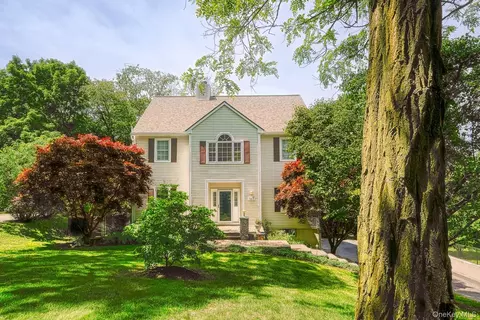 107 Scenic Dr W, Cortlandt, NY 10520