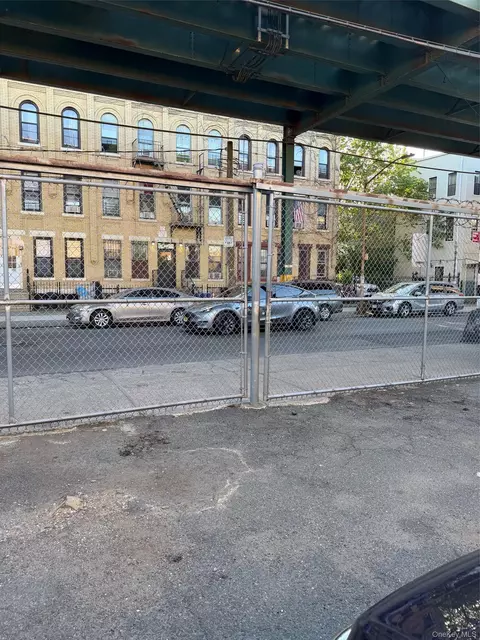 2 Danforth, New York, NY 11208 photo 5