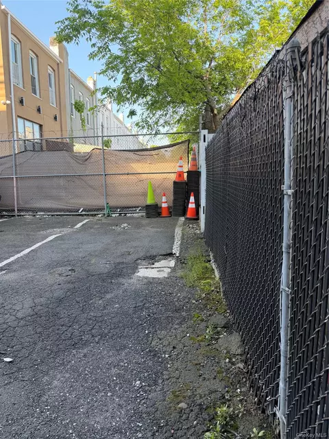 2 Danforth, New York, NY 11208 photo 2