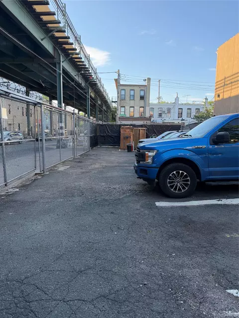 2 Danforth, New York, NY 11208 photo 3
