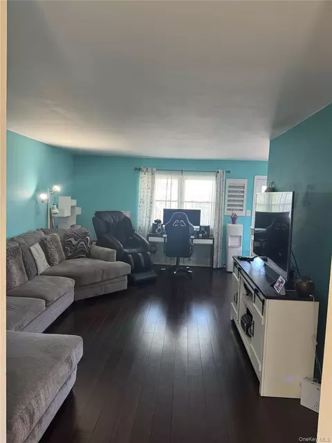 16 Milford Ln #7R, Ramapo, NY 10901