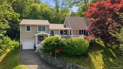 1839 Allan Ct, Yorktown, NY 10598
