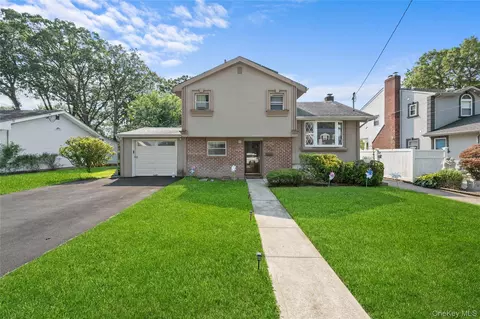 1850 Lenox Ave, East Meadow, NY 11554