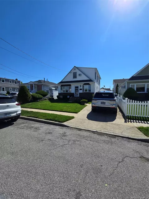 361 Travis Ave, Elmont, NY 11003