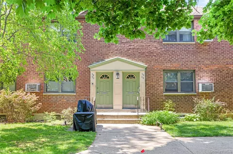 58-48 246th Cres #UPPER, Douglaston, NY 11362