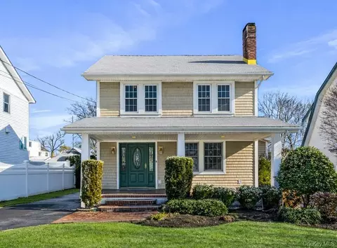 12 Davison Ave, East Rockaway, NY 11518
