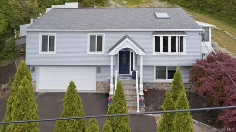 16 Birch Dr, Mahopac, NY 10541