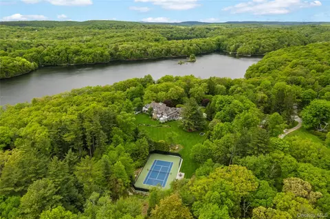 63 Old Mill River Rd, Pound Ridge, NY 10576