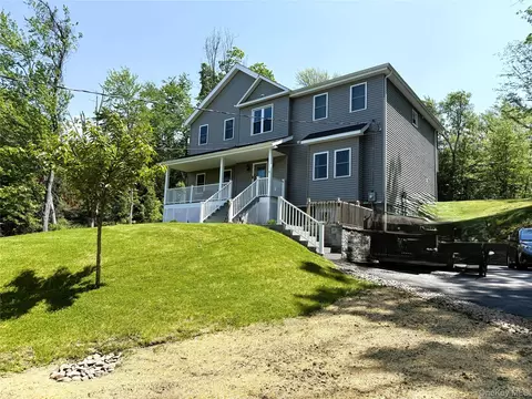 18 Fernglade Ct, Monroe, NY 10950
