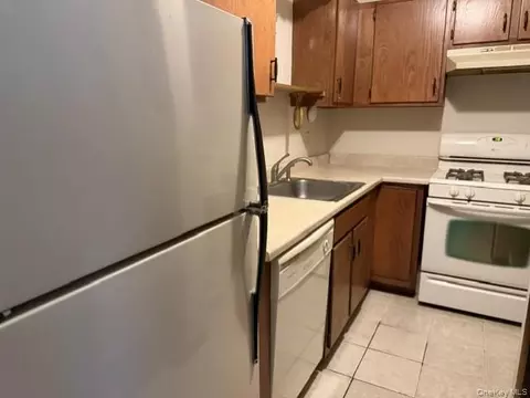 Kitchen - 6 Yew Ct #H, Fishkill, NY 12524 photo 1 of 1