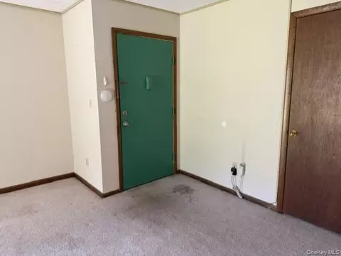 Living - 6 Yew Ct #H, Fishkill, NY 12524 photo 1 of 5