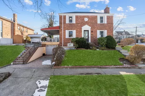 15404 14th Ave, New York, NY 11357
