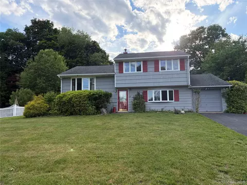 23 Lark St, Orangetown, NY 10965