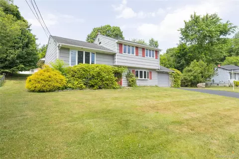 23 Lark St, Orangetown, NY 10965