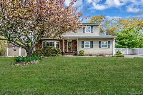 3 Otsego Ave, Dix Hills, NY 11746