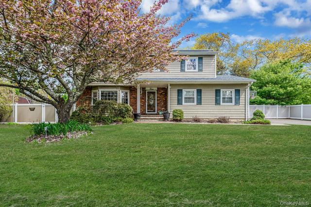 3 Otsego Ave, Dix Hills, NY 11746