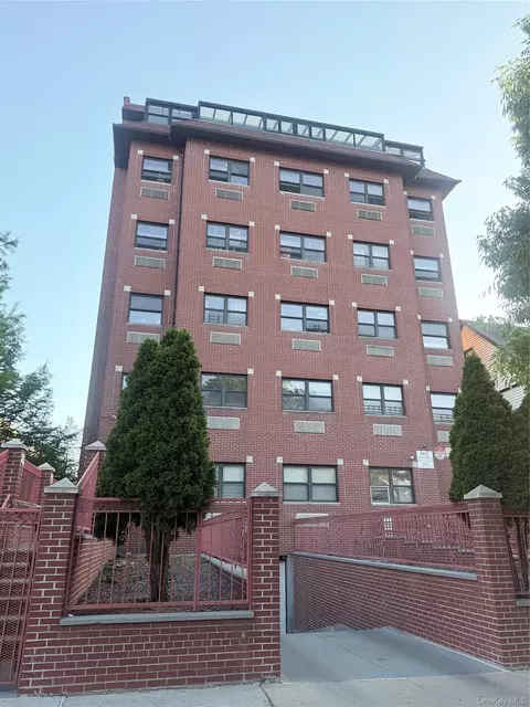 4606 88th St #4G, Elmhurst, NY 11373