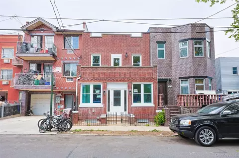 10817 35th Ave, New York, NY 11368