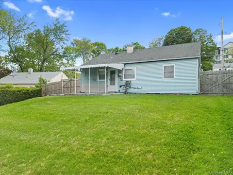 Exterior - 8 Cayuga Dr, Peekskill, NY 10566 photo 2 of 11