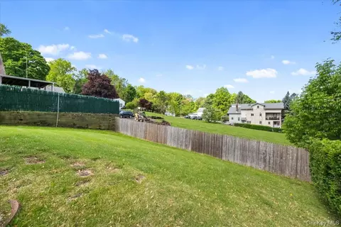 Exterior - 8 Cayuga Dr, Peekskill, NY 10566 photo 6 of 11