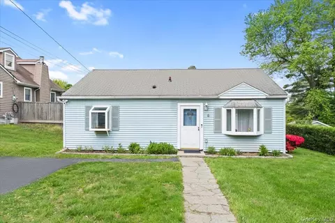 8 Cayuga Dr, Peekskill, NY 10566