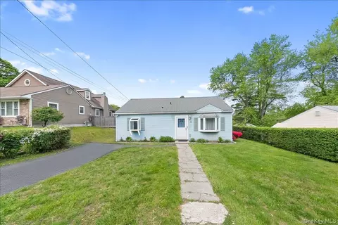 Exterior - 8 Cayuga Dr, Peekskill, NY 10566 photo 9 of 11