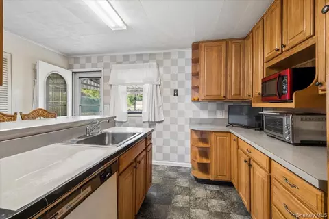 Kitchen - 8 Cayuga Dr, Peekskill, NY 10566 photo 3 of 3
