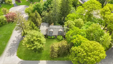9 Archer Dr, Stony Brook, NY 11790