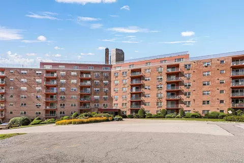Exterior - 1 Lakeview Dr #1P, Peekskill, NY 10566 photo 6 of 6
