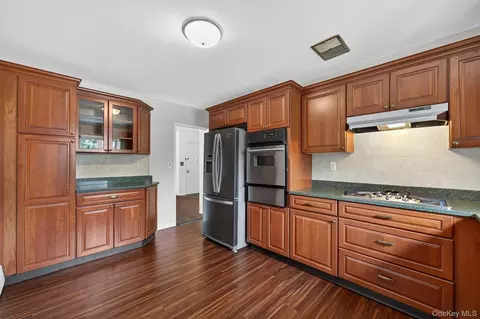 Kitchen - 1 Lakeview Dr #1P, Peekskill, NY 10566 photo 2 of 2
