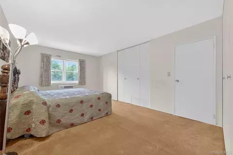 Bedroom - 1 Lakeview Dr #1P, Peekskill, NY 10566 photo 3 of 5