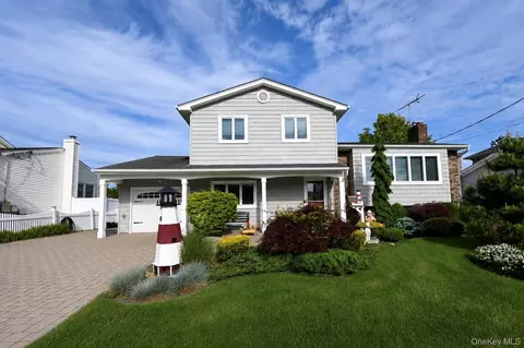 223 W End Ave, Massapequa, NY 11758