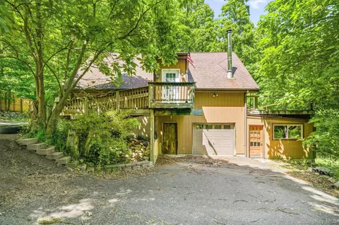 65 Old Turnpike Rd, Mamakating, NY 12721