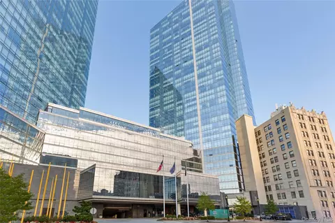 1 Renaissance Sq #33G, White Plains, NY 10601