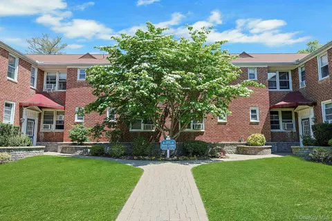 15 Bryant Cres #2G, White Plains, NY 10605