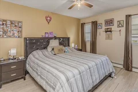 Bedroom - 14 Lurcott Ln, Central Islip, NY 11722 photo 1 of 4