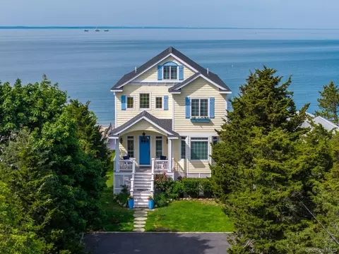 136 Asharoken Ave, Northport, NY 11768