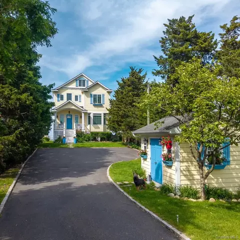 136 Asharoken Ave, Northport, NY 11768
