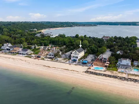 136 Asharoken Ave, Northport, NY 11768