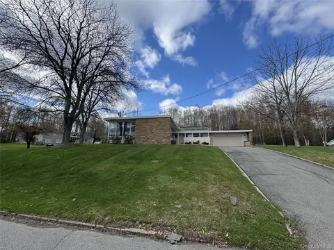 14 Fourth St, Fallsburg, NY 12733