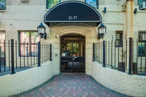 21-77 33rd St #2A, New York, NY 11105