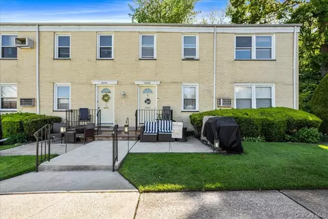 251-03 71st Rd #36B, Bellerose, NY 11426